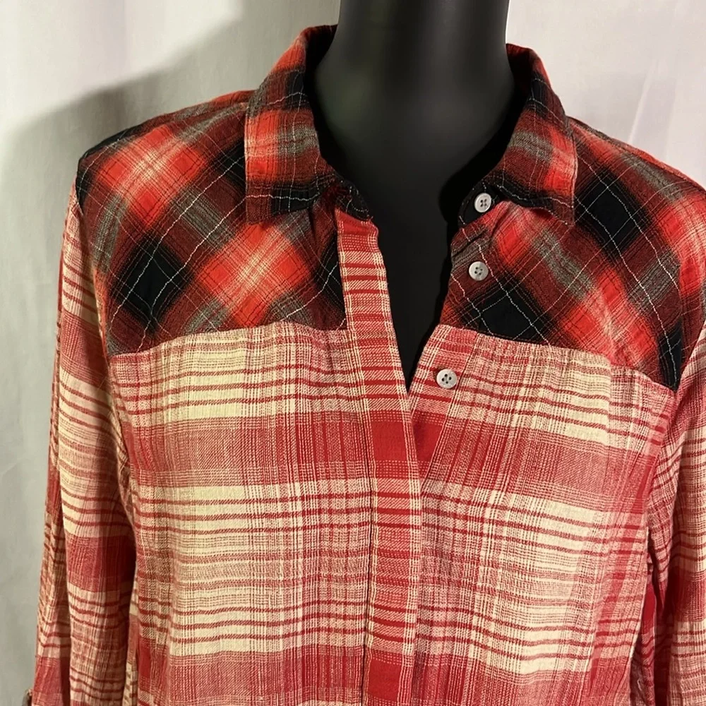 C&C California Chrysanthemum Red Mixed Plaid High Low Button Down Shirt - Picture 5 of 16
